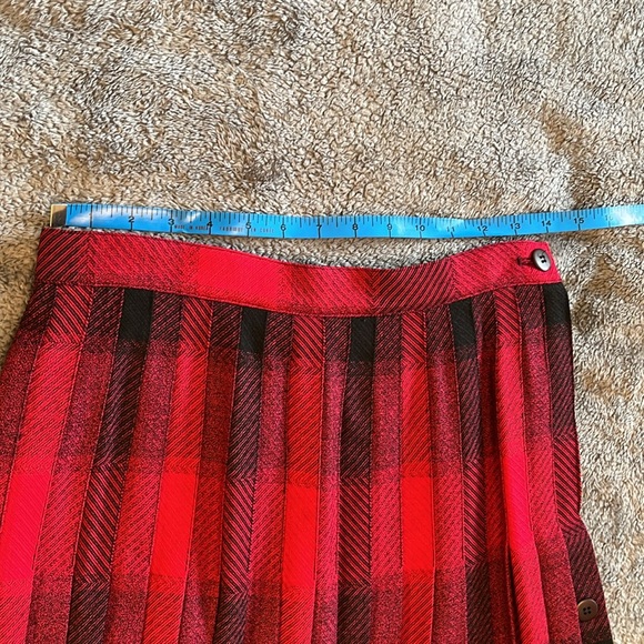 Surrey Classics Canada wool plaid skirt - Picture 3 of 11
